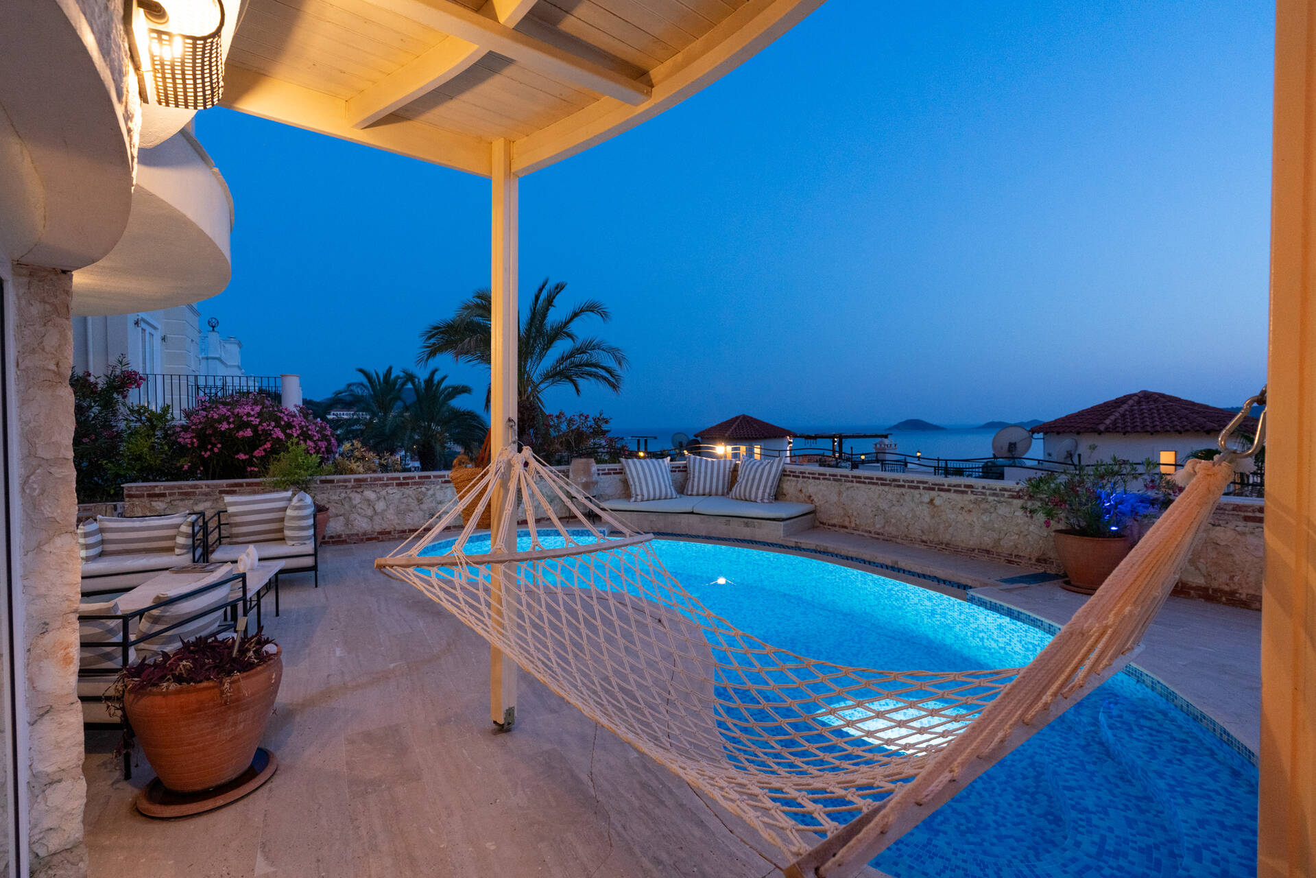 Villa Haziran Havuz 10
