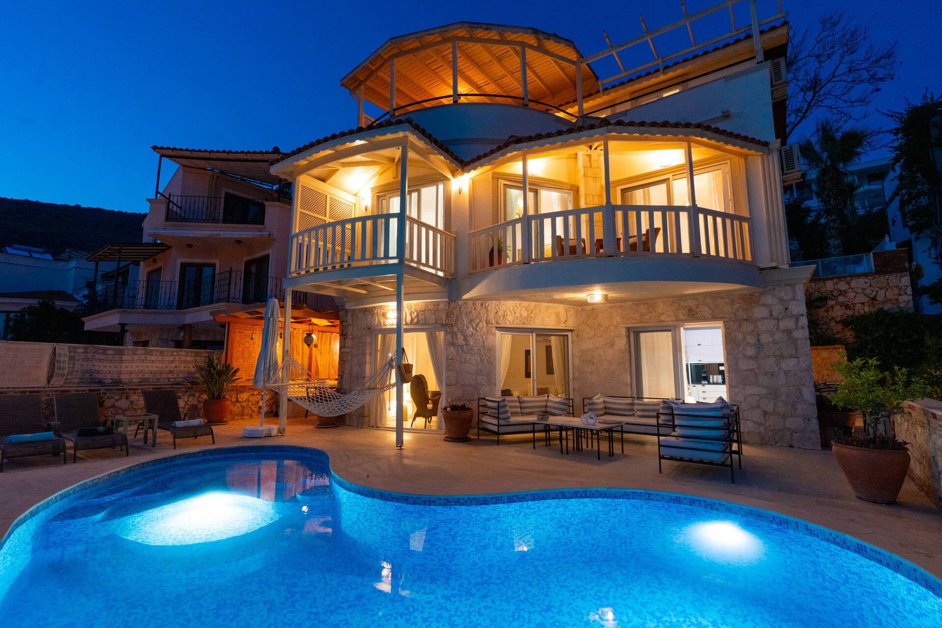 Villa Haziran Havuz 11